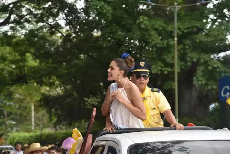 Desfile de Bienvenida (19)