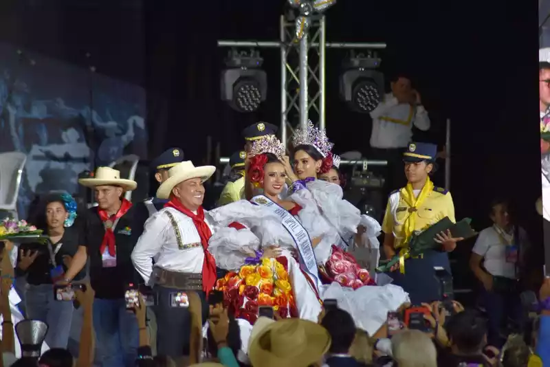 Estefanía Galvis González, De Neiva, Es La Nueva Reina Departamental Del Bambuco 2026